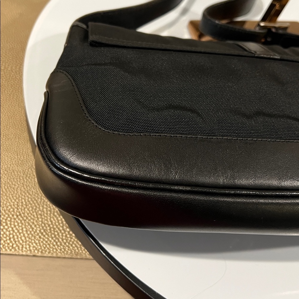 Gucci Jackie Black Shoulder Bag with Piston Lock EUC - Picture 14 of 17